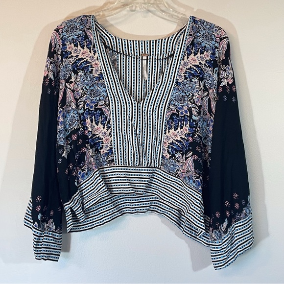 Free People Dark Floral Kimono Crop Blouse‎ - Picture 1 of 9